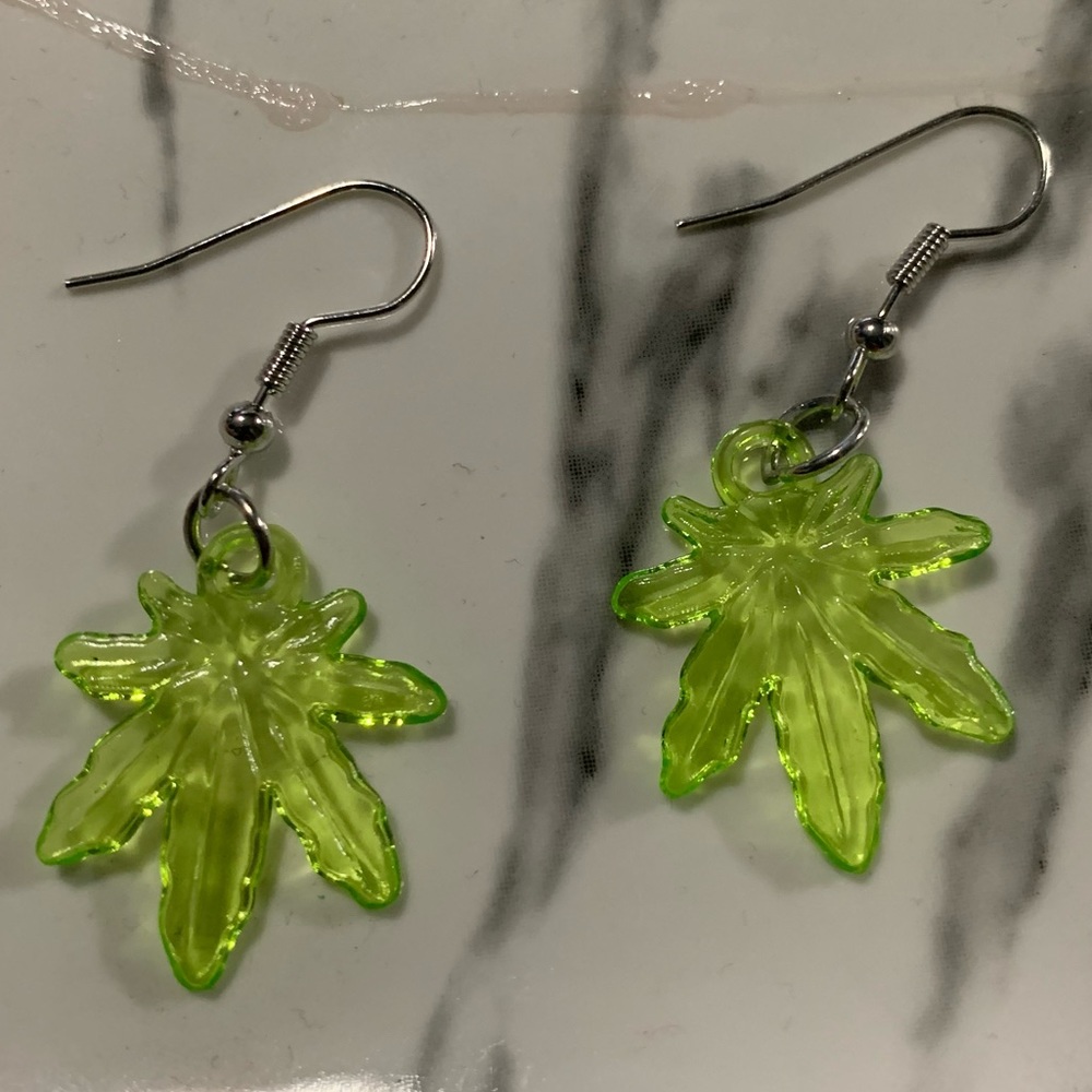 Weed leaf earrings - Picture 4 of 10